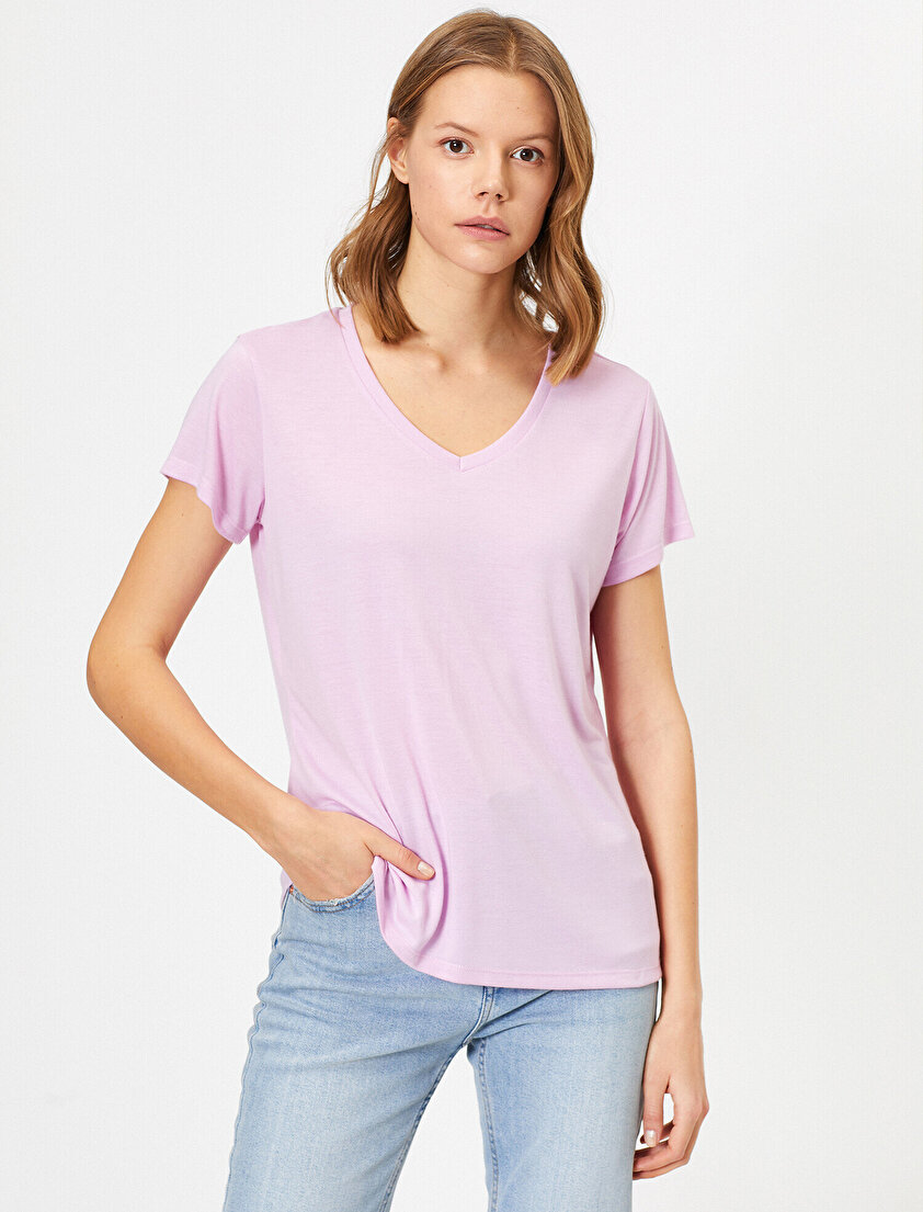 V Yaka Rahat Kalıp Basic Tişört