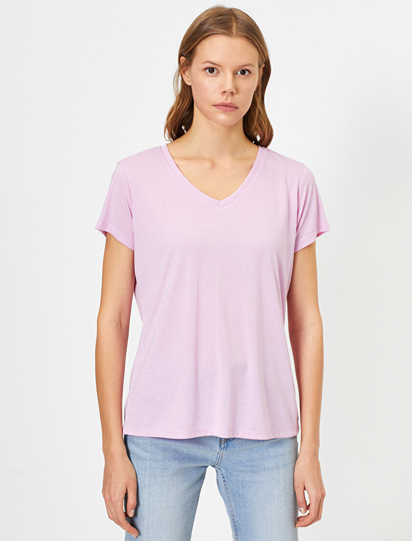 V Yaka Rahat Kalıp Basic Tişört