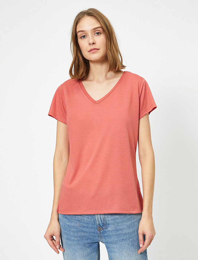 V Yaka Rahat Kalıp Basic Tişört