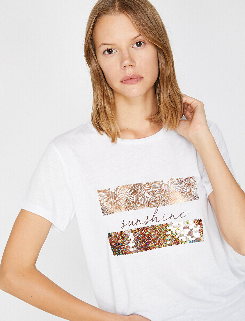 Parlak Baskı Detaylı Bisiklet Yaka Tişört