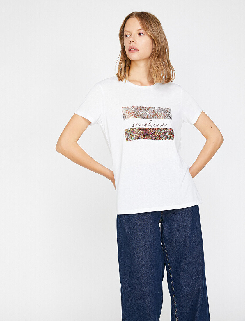 Parlak Baskı Detaylı Bisiklet Yaka Tişört