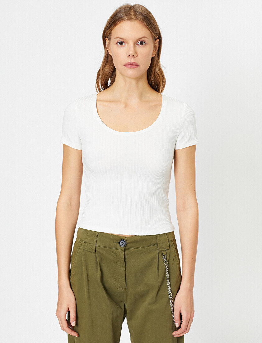 Oyuk Yaka Ribana Dar Kesim Tişört