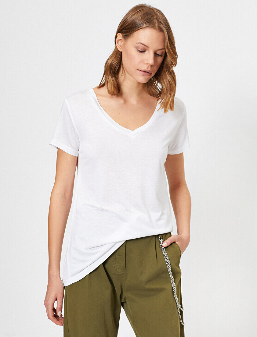 V Yaka Bol Kesim Basic Tişört