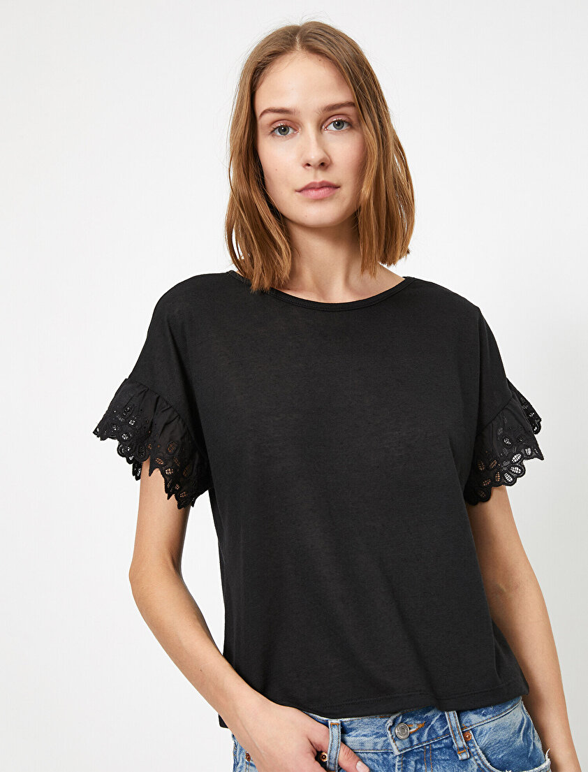 Kol Detaylı Tişört