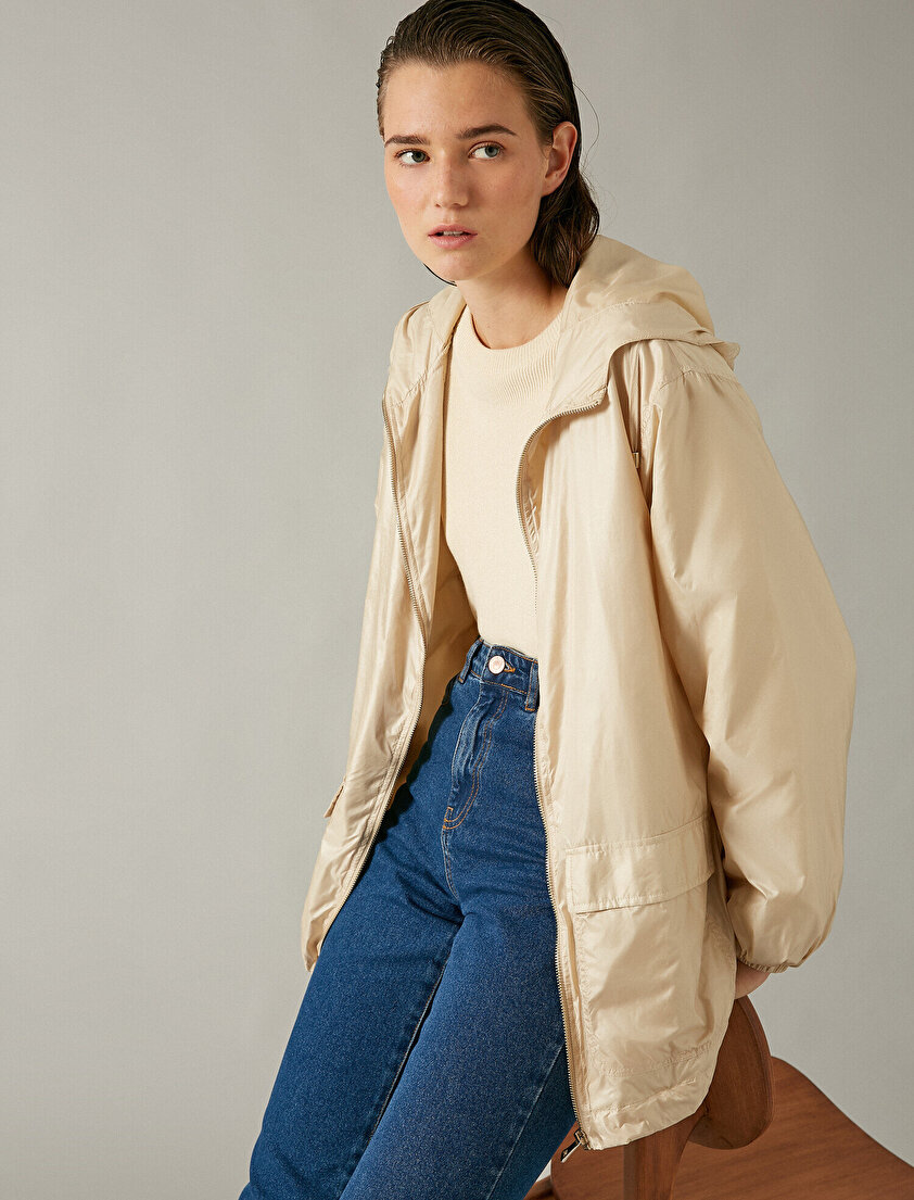 Kapüşonlu Cep Detaylı Yağmurluk
