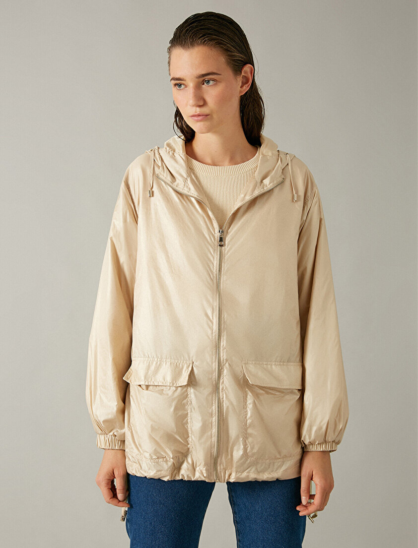 Kapüşonlu Cep Detaylı Yağmurluk