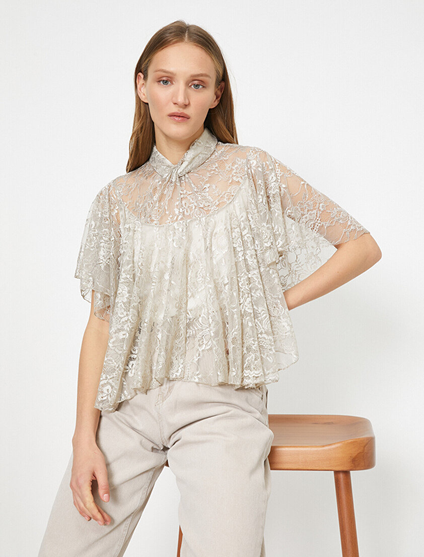 Tül Detaylı Bluz