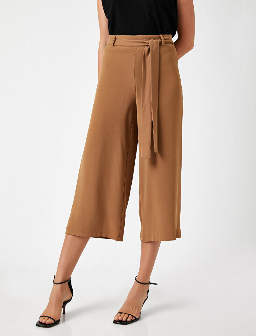 Kemerli Geniş Paça Pantolon