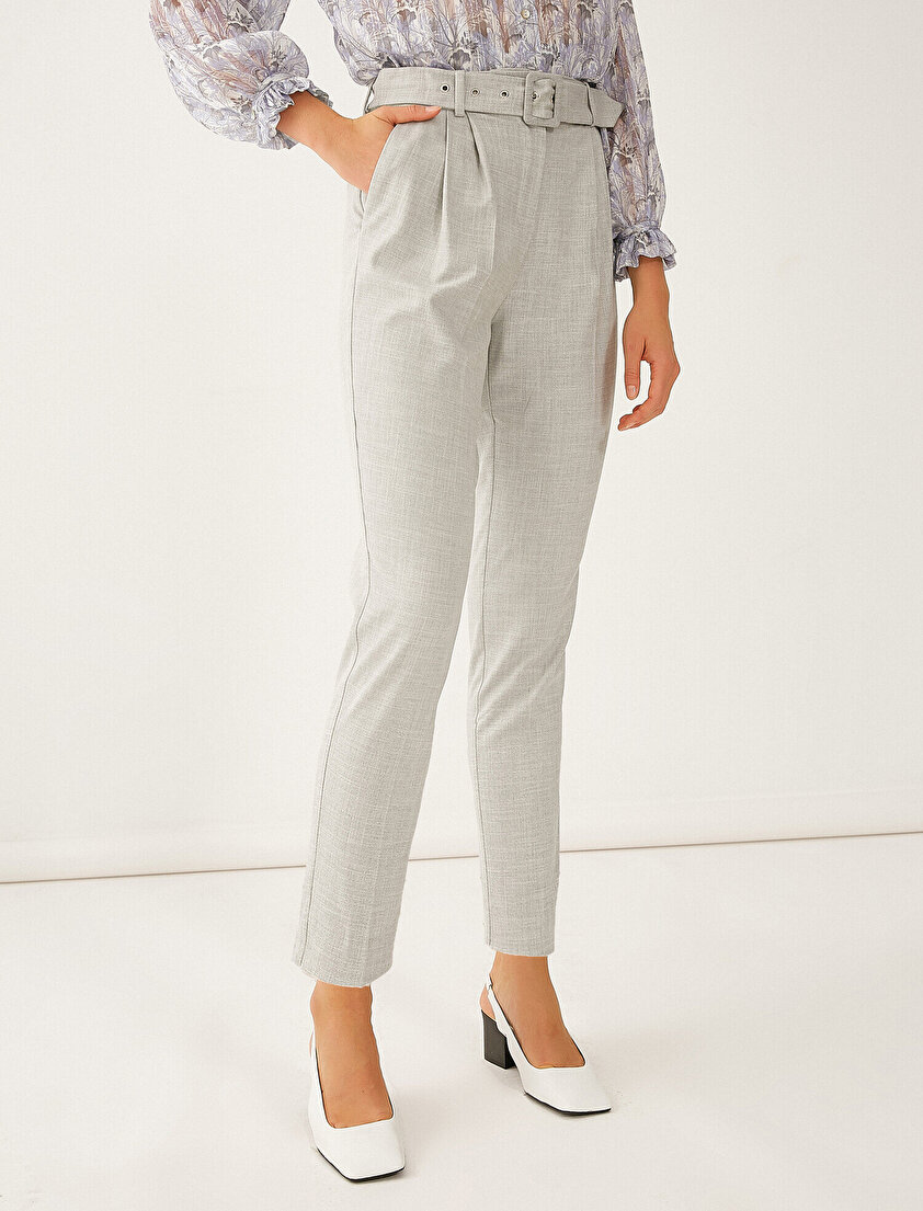 Yüksek Bel Kemer Detaylı Havuç Pantolon