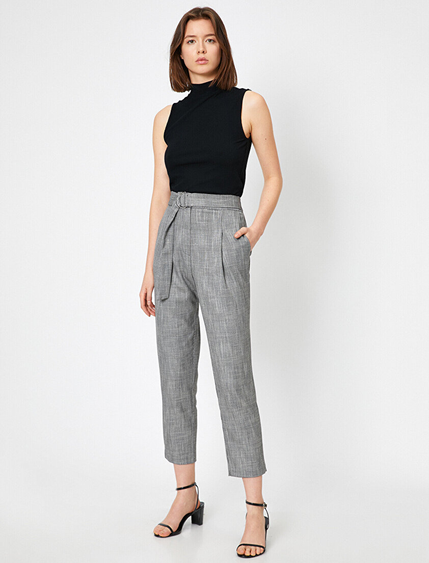 Yüksek Bel Kemer Detaylı Pilili Havuç Pantolon