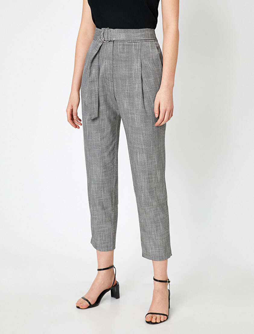 Yüksek Bel Kemer Detaylı Pilili Havuç Pantolon