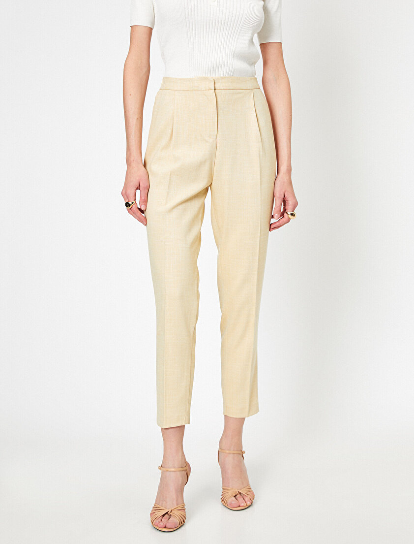 Kısa Paça Pilili Pantolon