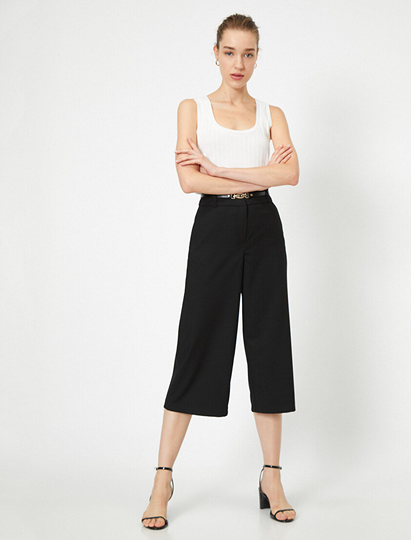 Normal Bel Kemer Detaylı Kısa Paça Pantolon