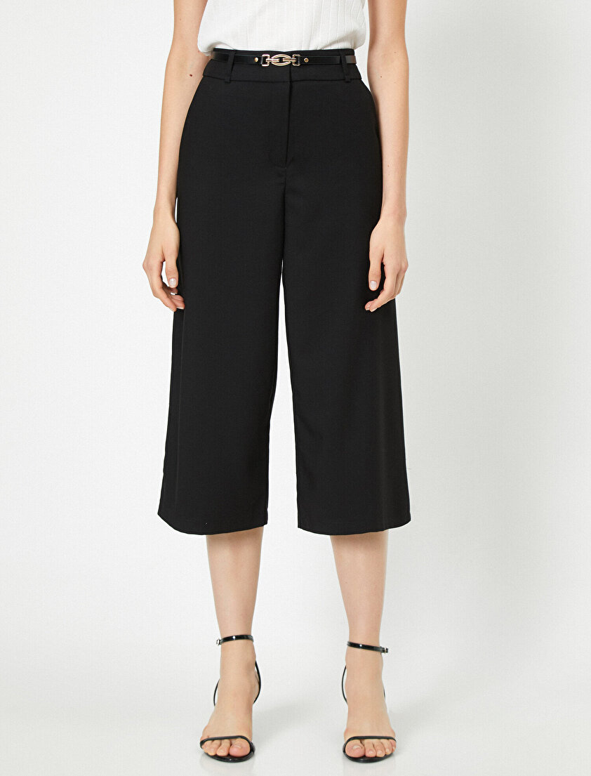 Normal Bel Kemer Detaylı Kısa Paça Pantolon