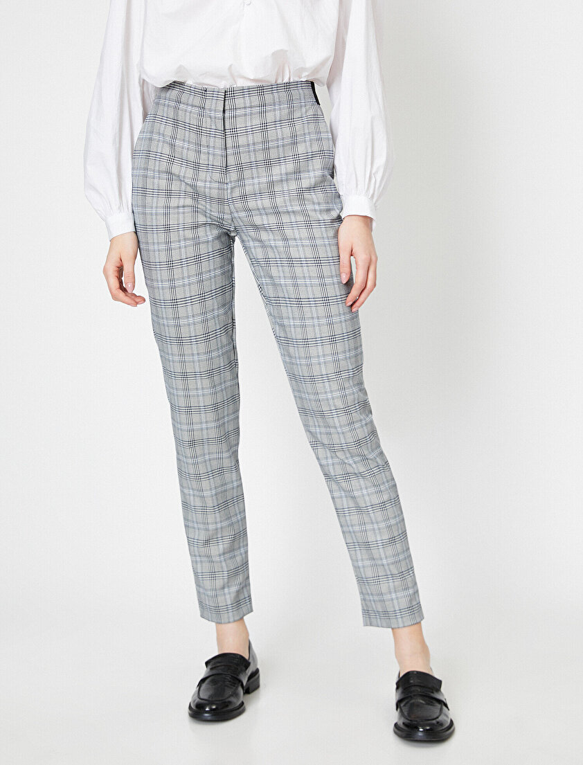 Ekose Desenli Arka Beli Lastikli Pantolon