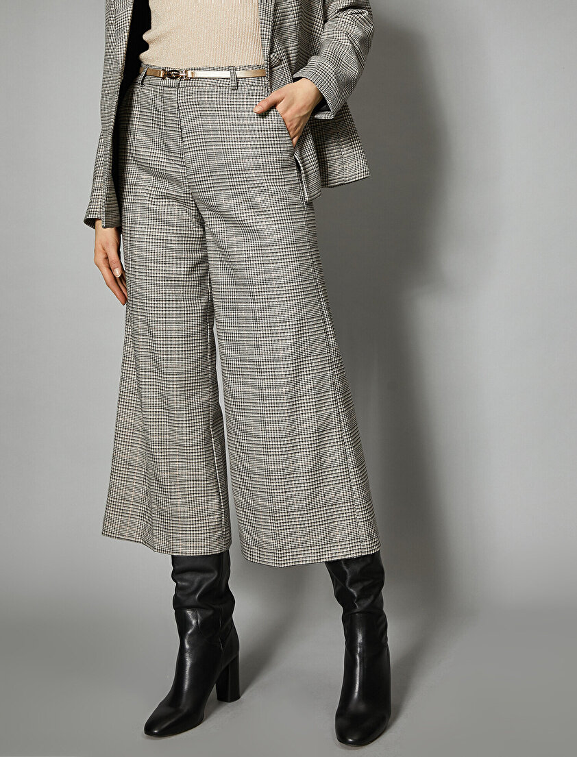 Kemer Detaylı Kısa Paça Ekoseli Pantolon