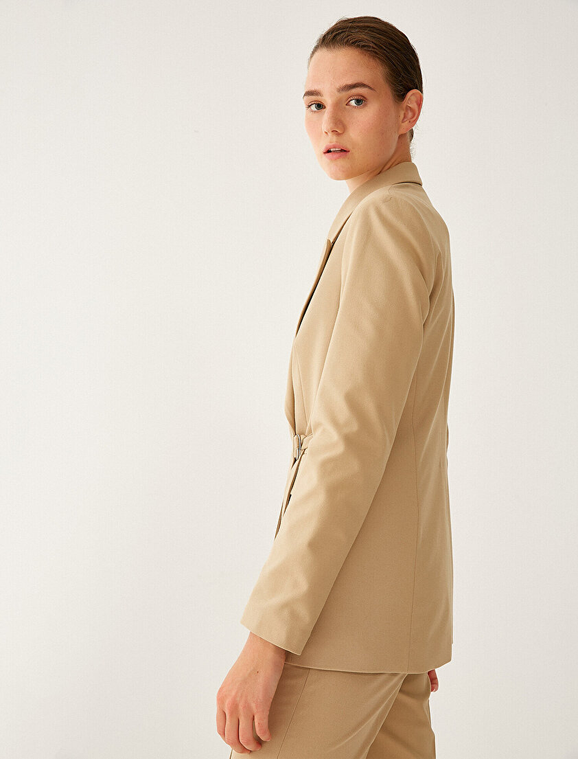 Kuşak Detaylı Blazer