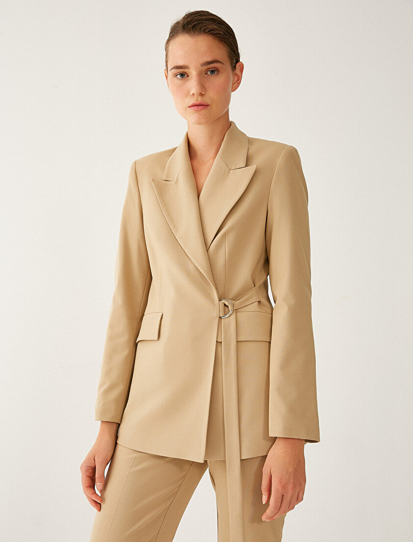 Kuşak Detaylı Blazer
