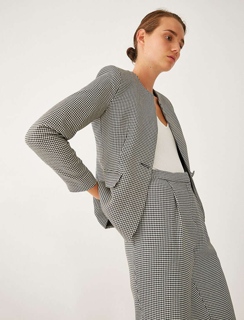Cep Detaylı Kareli Blazer Ceket