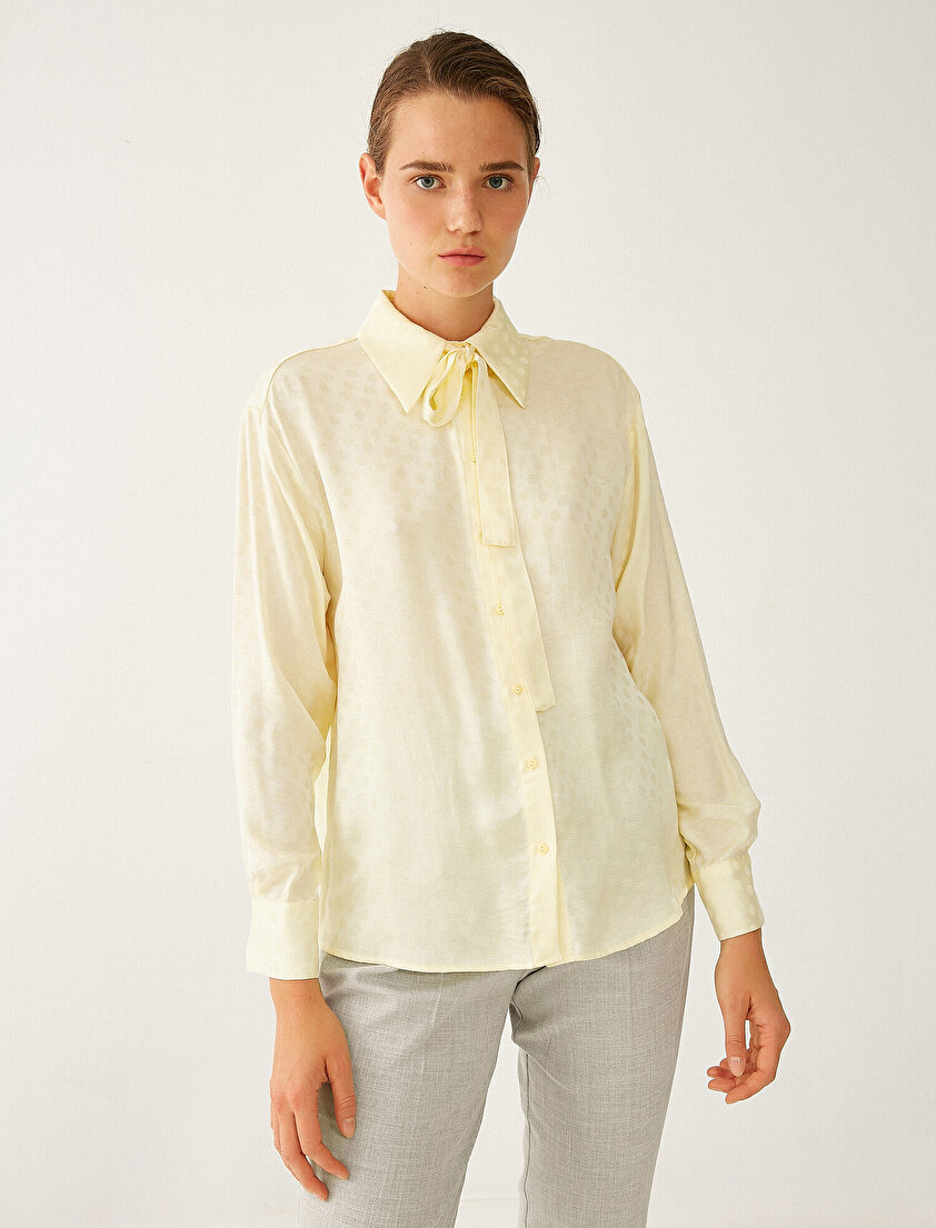 Jakar Fular Detaylı Uzun Kollu Gömlek