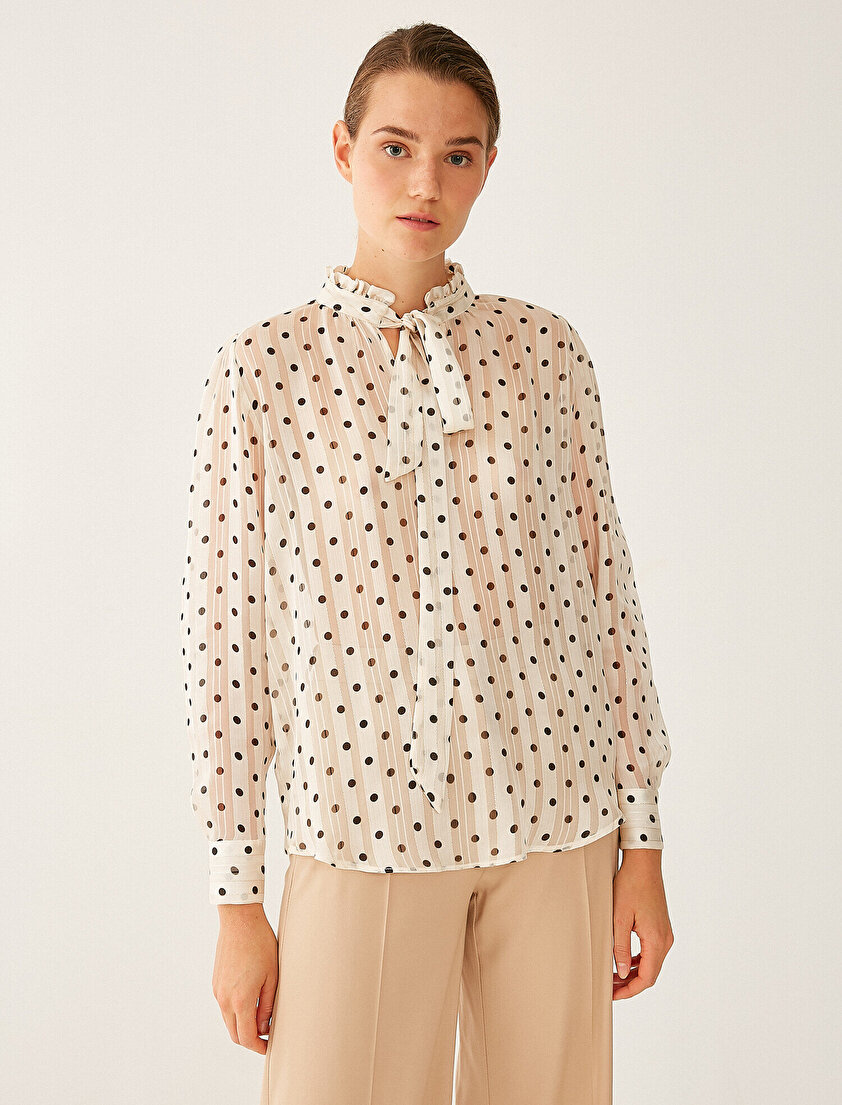 Parlak Puantiye Desenli Fular Detaylı Bluz