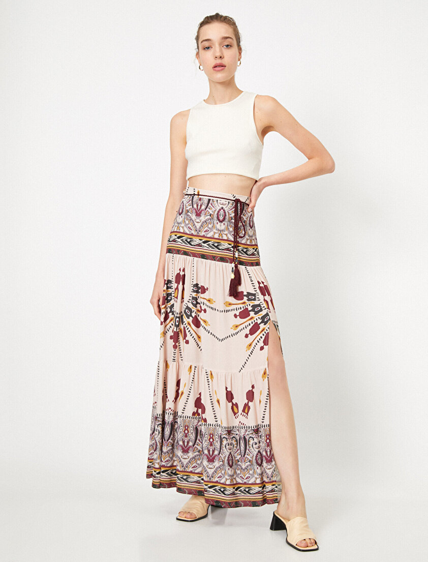 Desenli Yırtmaç Detaylı Maxi Etek