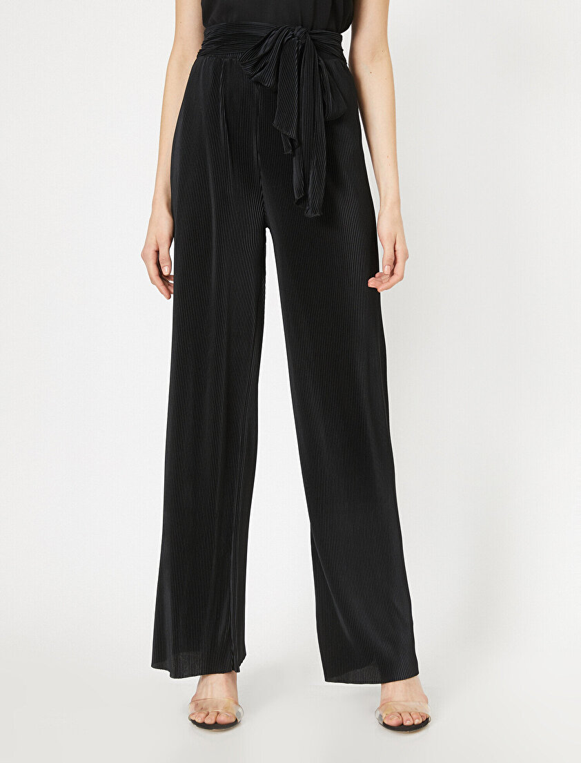 Yüksek Bel Geniş Paça Kuşak Detaylı Pantolon