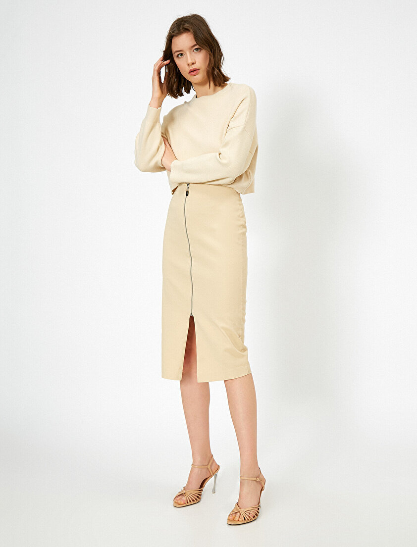 Fermuar Detaylı Yırtmaçlı Kalem Etek