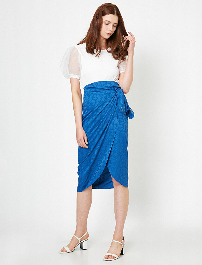 Skirtly Yours Styled by Melis Ağazat Desenli Beli Bağlama Detaylı Etek