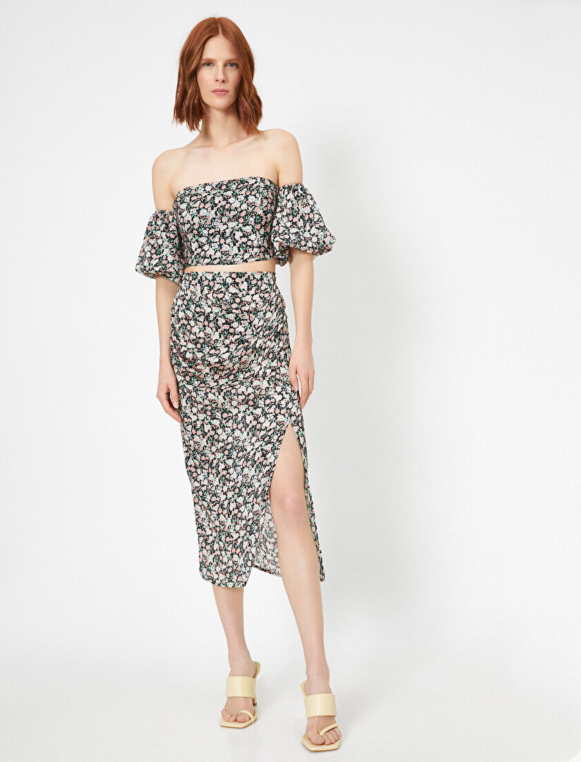 Skirtly Yours Styled by Melis Ağazat Desenli Yırtmaç Detaylı Etek