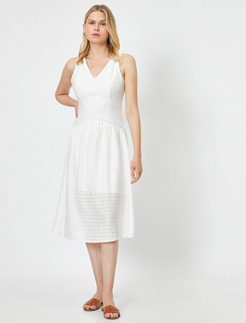 Dantel Görünümlü V Yaka Midi Elbise