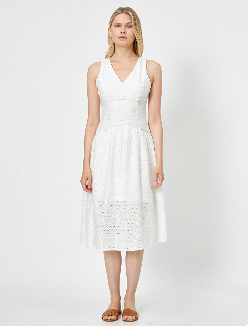 Dantel Görünümlü V Yaka Midi Elbise