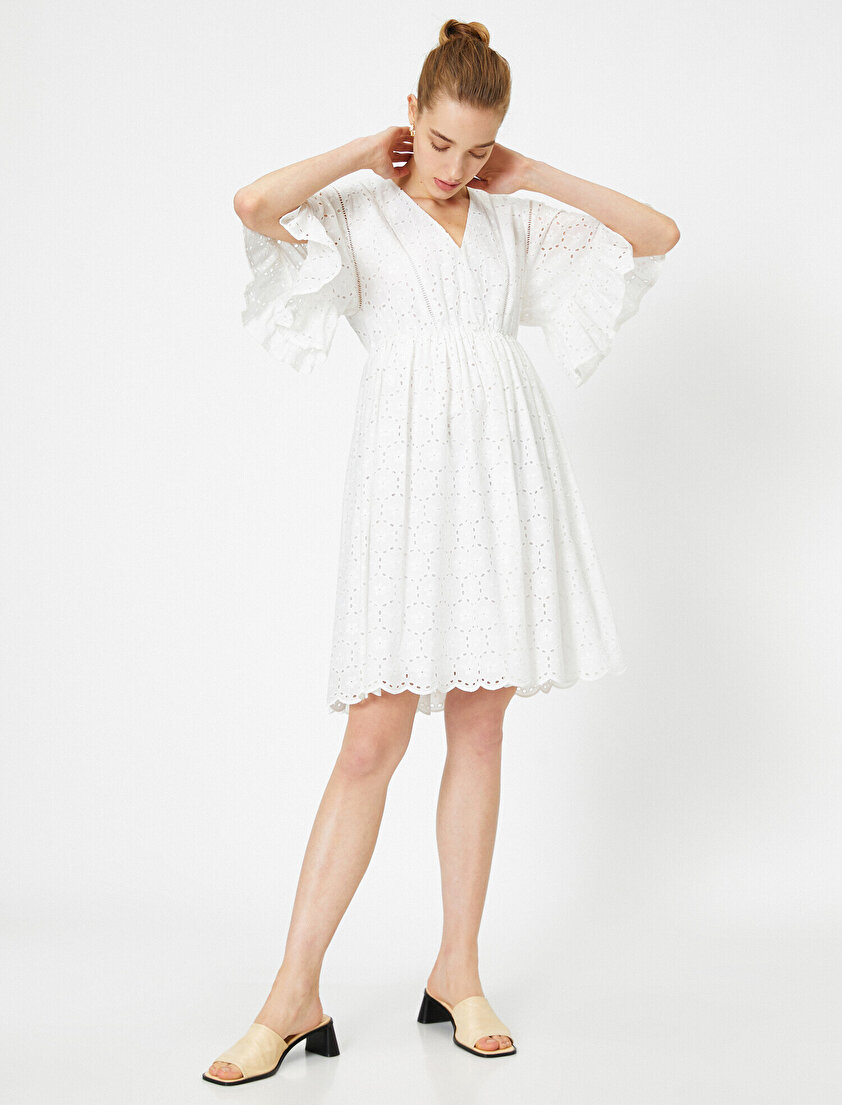 Dantel Detaylı V Yaka %100 Pamuk Elbise