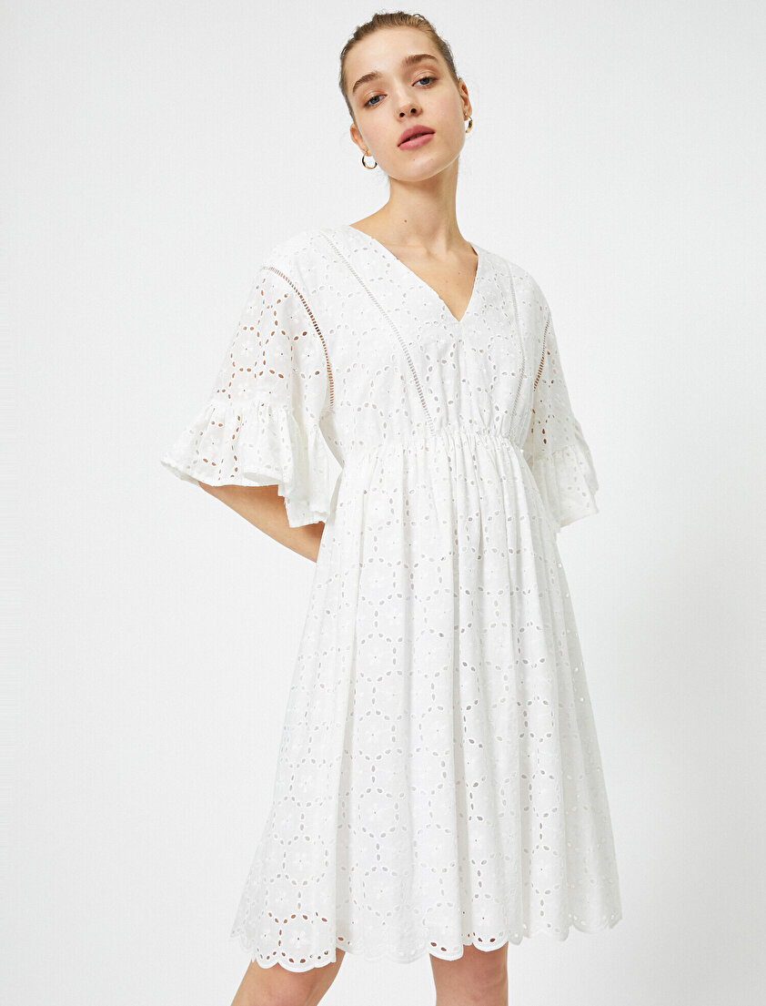 Dantel Detaylı V Yaka %100 Pamuk Elbise