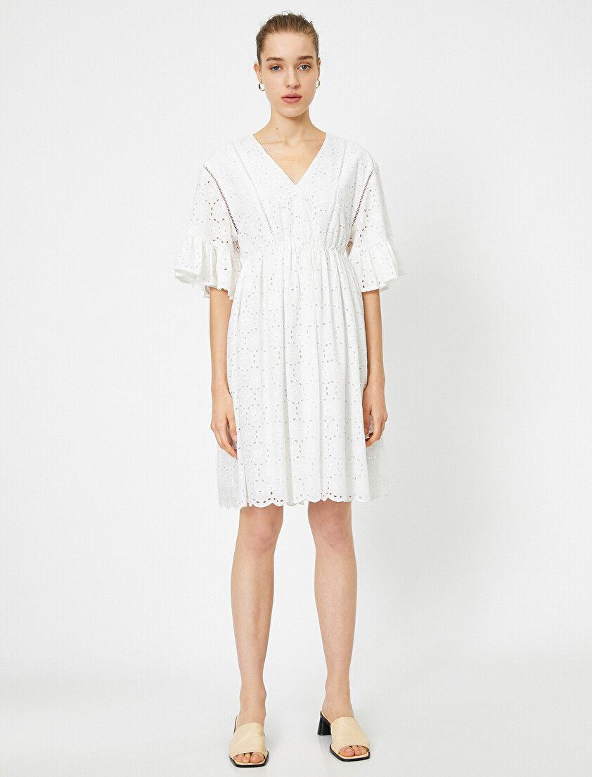 Dantel Detaylı V Yaka %100 Pamuk Elbise