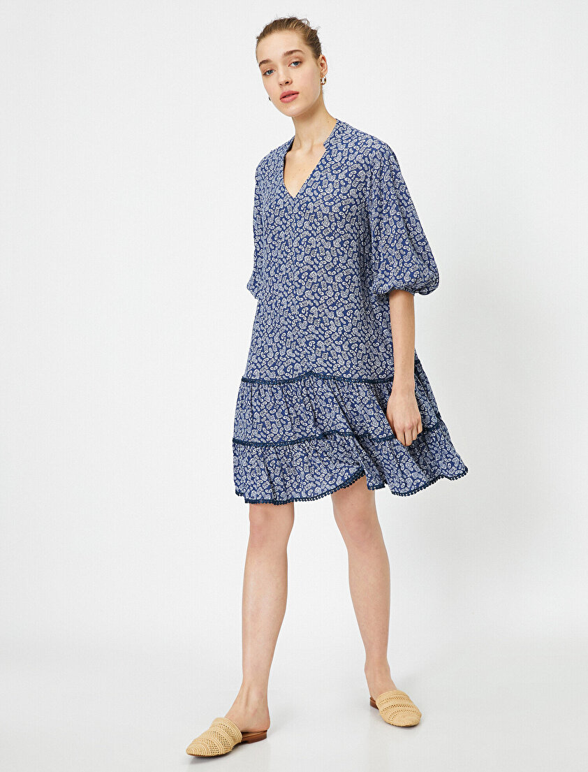 Desenli V Yaka 3/4 Kol Elbise