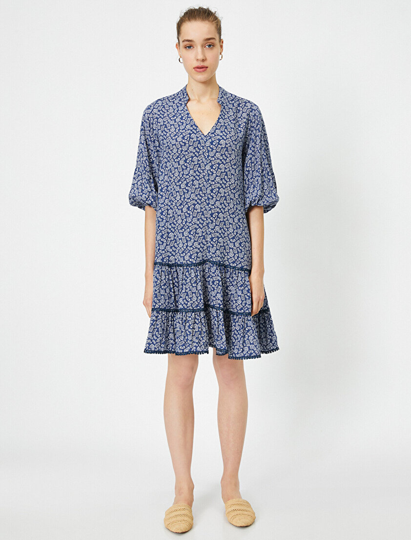 Desenli V Yaka 3/4 Kol Elbise