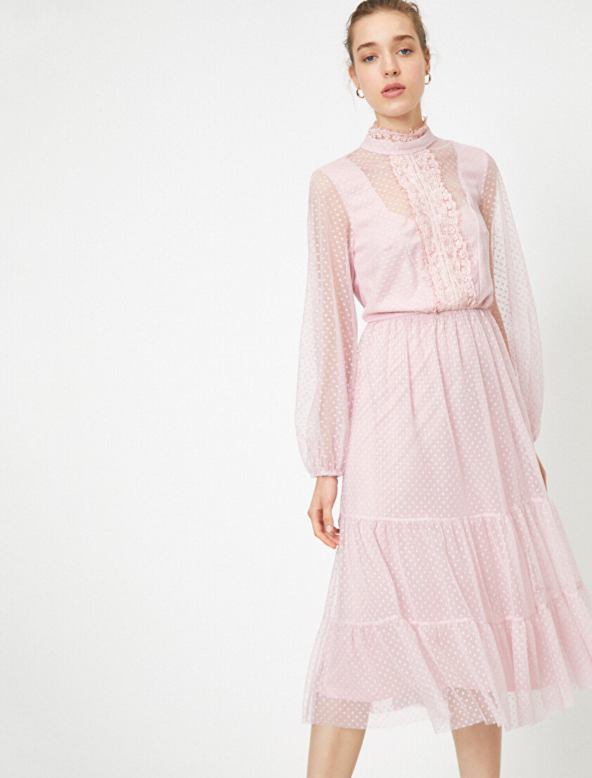 Yüksek Yaka Uzun Kollu Tül Dantel Detaylı İşlemeli Midi Elbise