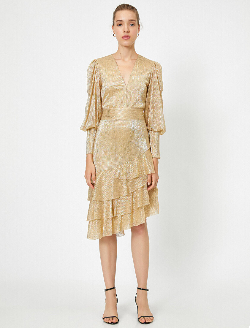 Asimetrik Uzun Kollu Parlak Elbise