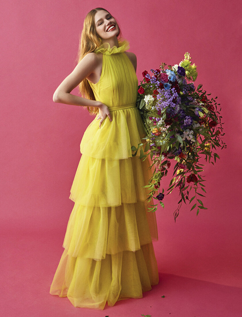 Tül Detaylı Kat Kesimli Kolsuz Elbise