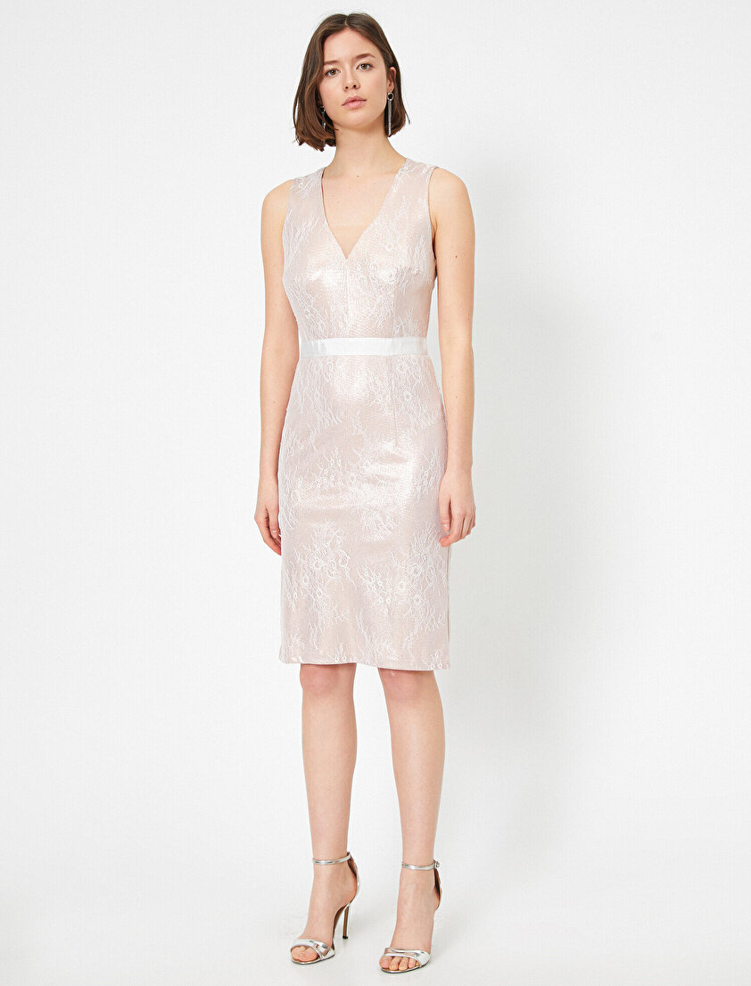 Metalik Desenli V Yaka Kolsuz Midi Boy Elbise