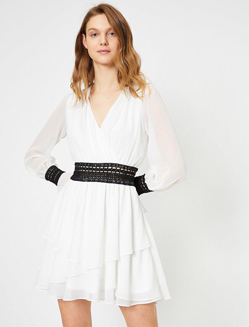 Dantel ve Sırt Detaylı Fırfırlı Şifon Mini Elbise