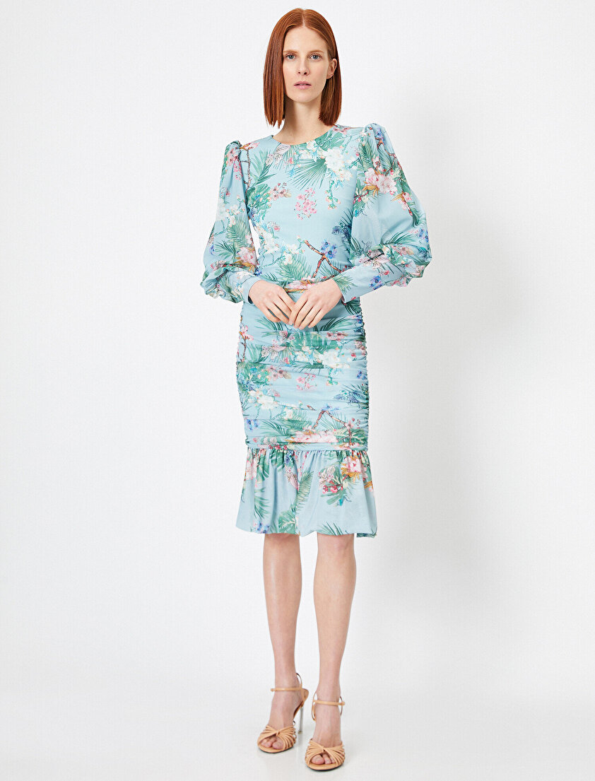 Tropikal Desenli Tül Drapeli Volanlı Uzun Kollu Midi Boy Elbise