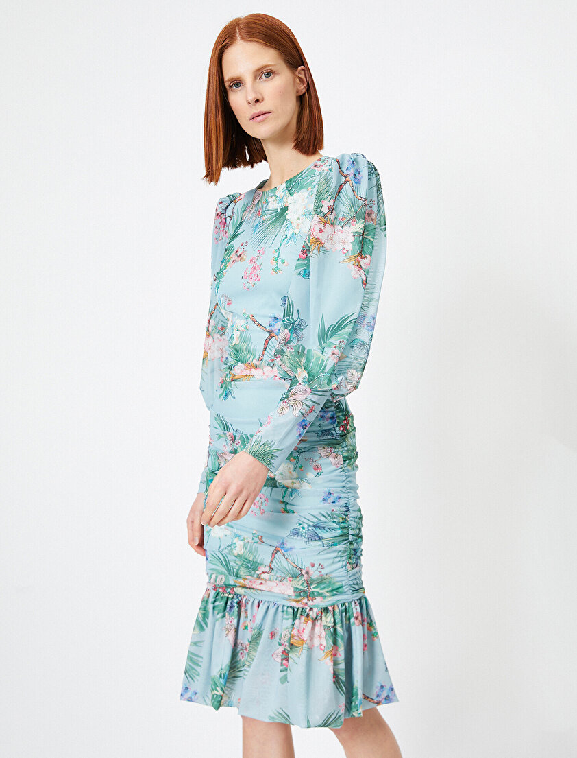 Tropikal Desenli Tül Drapeli Volanlı Uzun Kollu Midi Boy Elbise