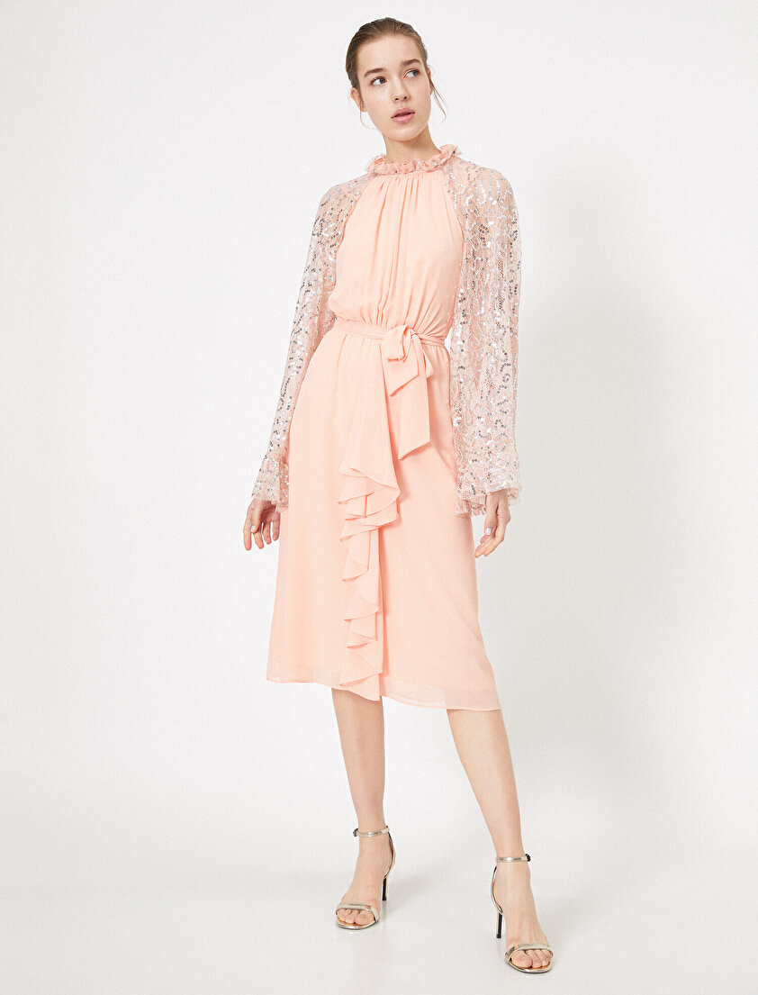 Yaka Detaylı Uzun Kollu Pul Detaylı Midi Elbise