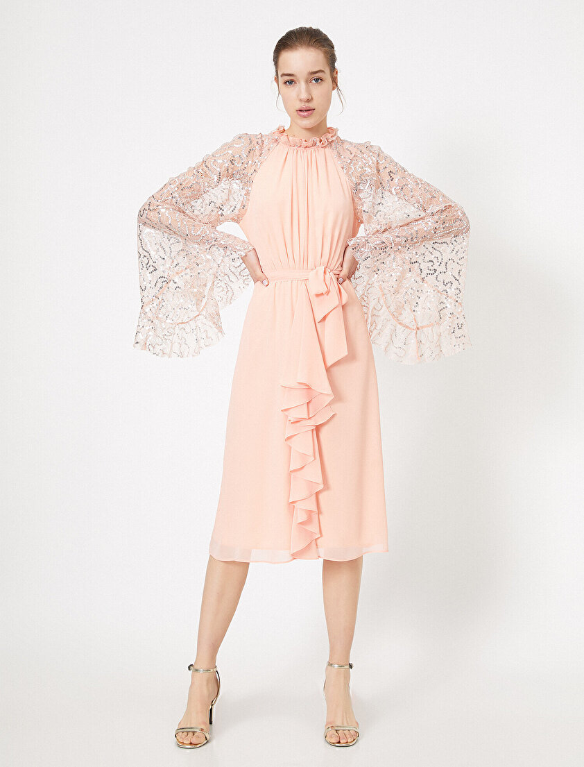 Yaka Detaylı Uzun Kollu Pul Detaylı Midi Elbise