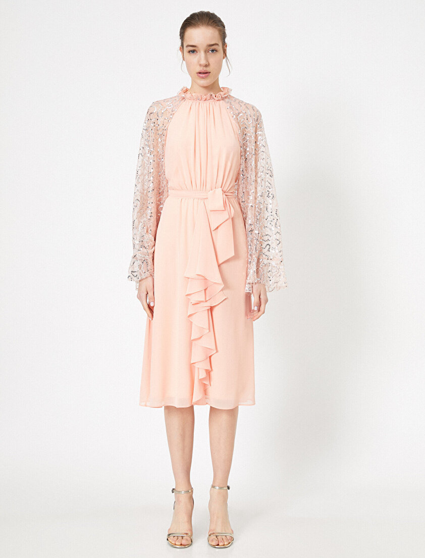 Yaka Detaylı Uzun Kollu Pul Detaylı Midi Elbise