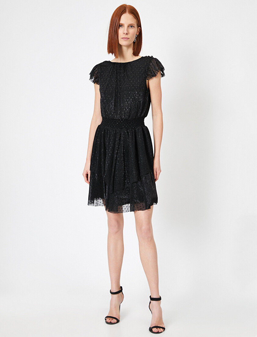 Varaklı Tül Puantiye Fırfırlı Bel Büzgülü Sırt Detaylı Kısa Kollu Mini Elbise