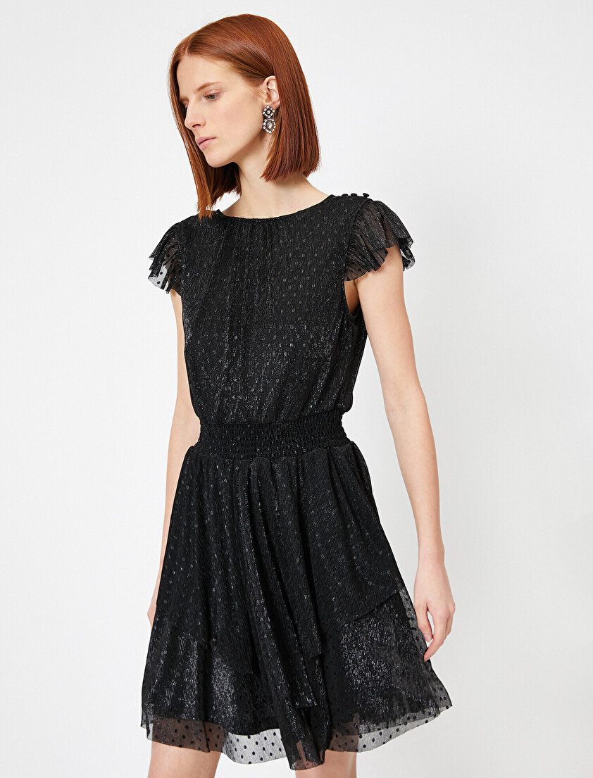 Varaklı Tül Puantiye Fırfırlı Bel Büzgülü Sırt Detaylı Kısa Kollu Mini Elbise