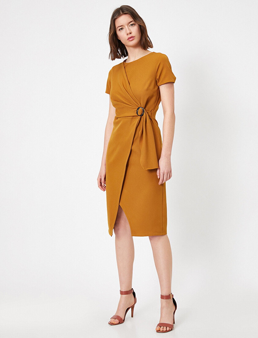 Toka Detaylı Elbise